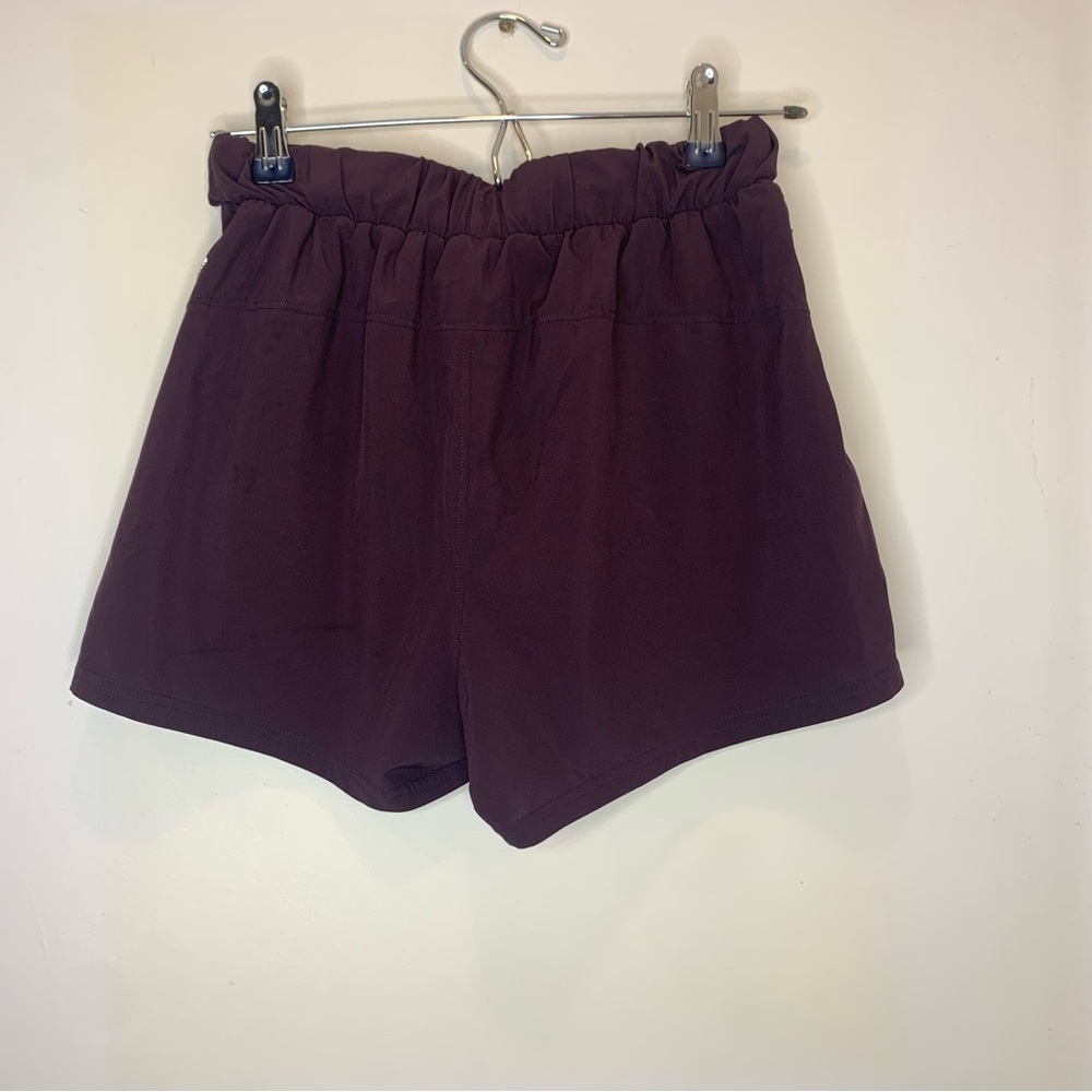 Z BY ZELLA Dark Purple Eggplant Belted Buckle Take a Hike Workout Shorts sz XS - Picture 2 of 5
